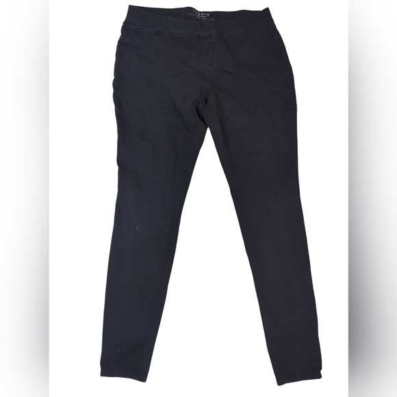 Iconic by Ashley Stewart pull on jeggings , Black, Size 18 Tall - Picture 1 of 3